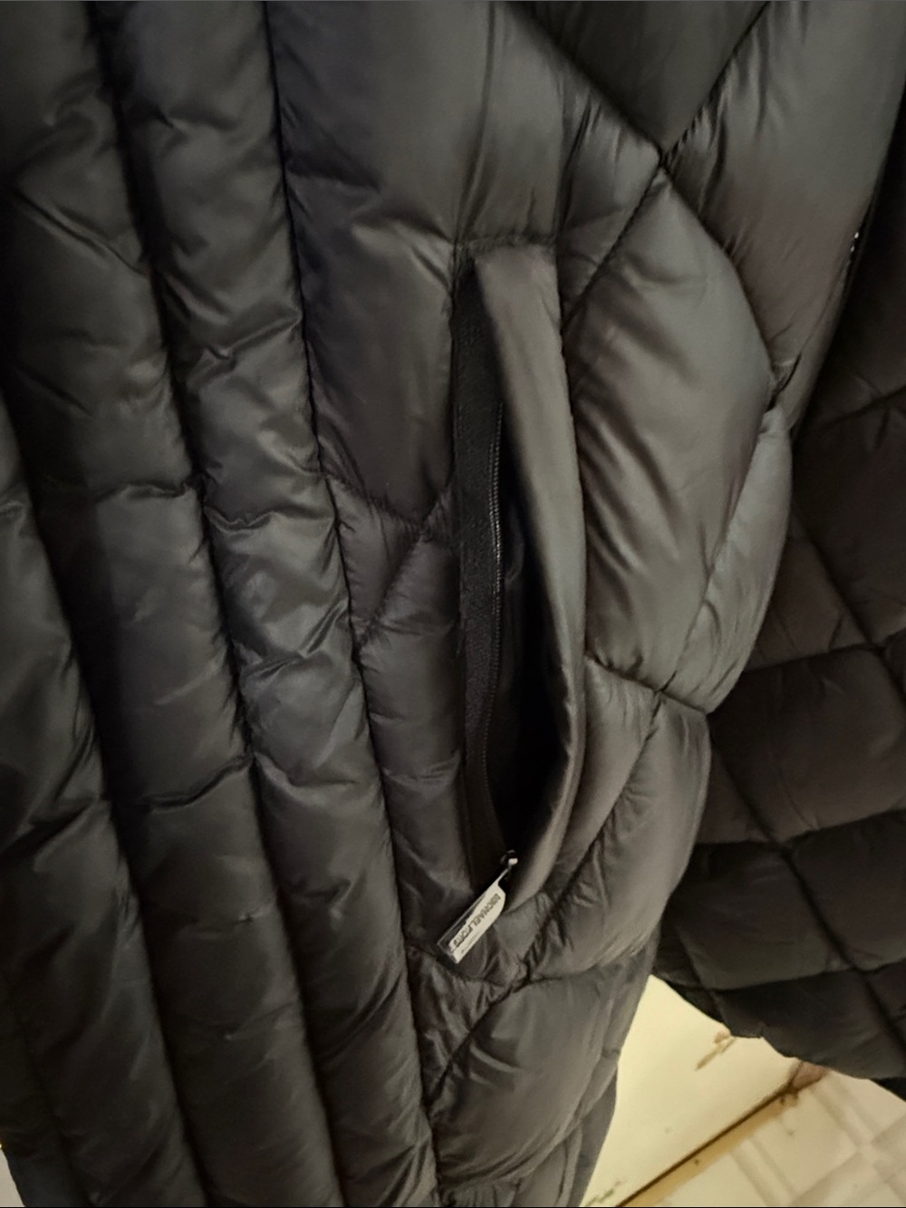 Michael Kors Black Quilted Hooded Packable Puffer Jacket with Packable Pouch - Picture 4 of 7